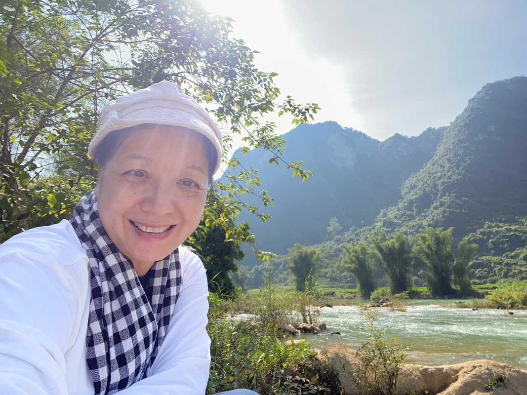 Khanh Thi khoe doi chan quyen ru, Phuong Nga dien vay co dien-Hinh-6