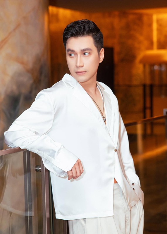 Viet Anh looks ten years younger after 5 years of cosmetic surgery - Photo 8