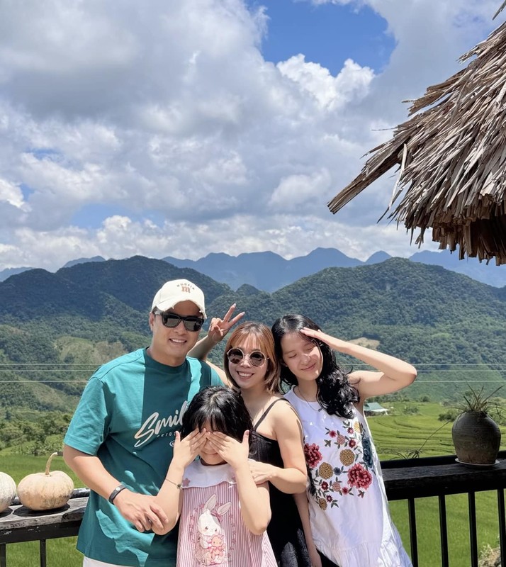 Vo Hoang Yen shows off her pregnant belly, Ly Hung takes her family on a trip-Picture-7