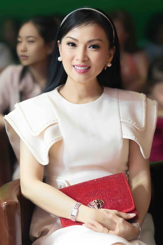 Cam Ly's super rich sister possesses youthful beauty - Photo 10