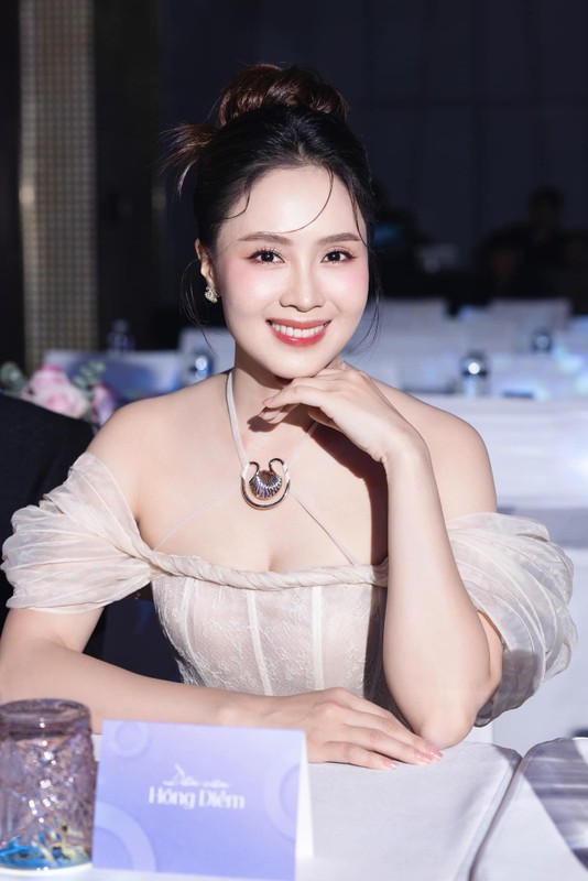 Hong Diem's ​​timeless beauty at the age of U50 - Photo 6