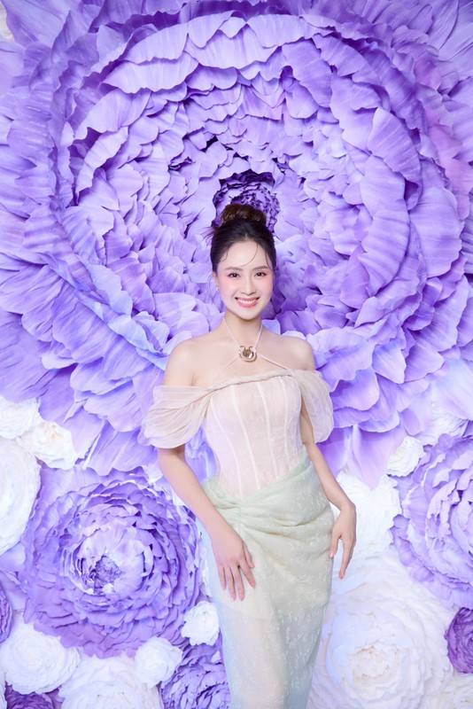 Hong Diem's ​​timeless beauty at the age of U50 - Photo 7