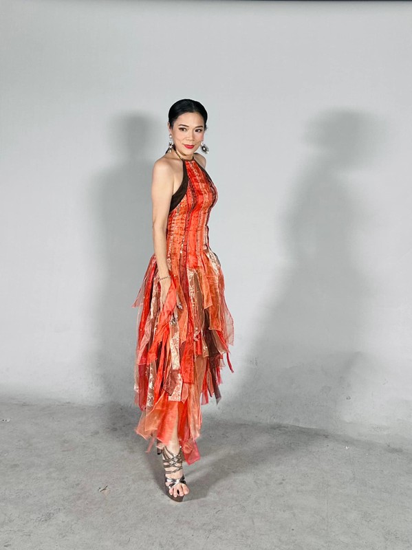 Thanh Hang wears lemongrass, Minh Trieu shows off 