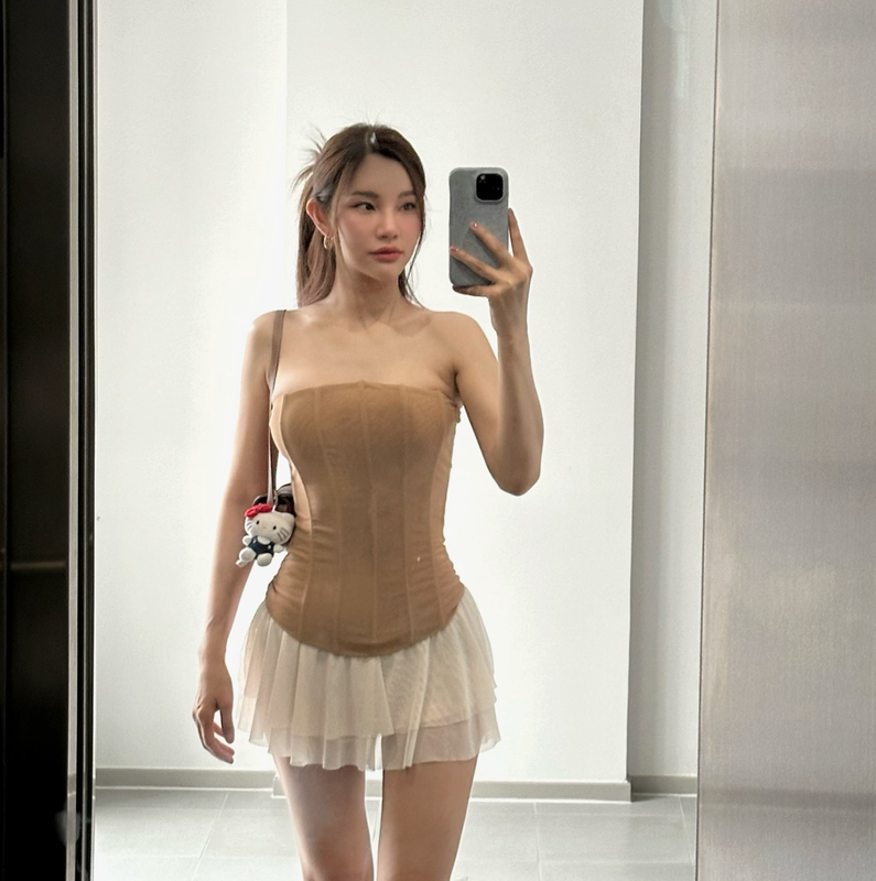 “Nhuc mat” hot girl Thai Lan mac nhu khong di du su kien-Hinh-9