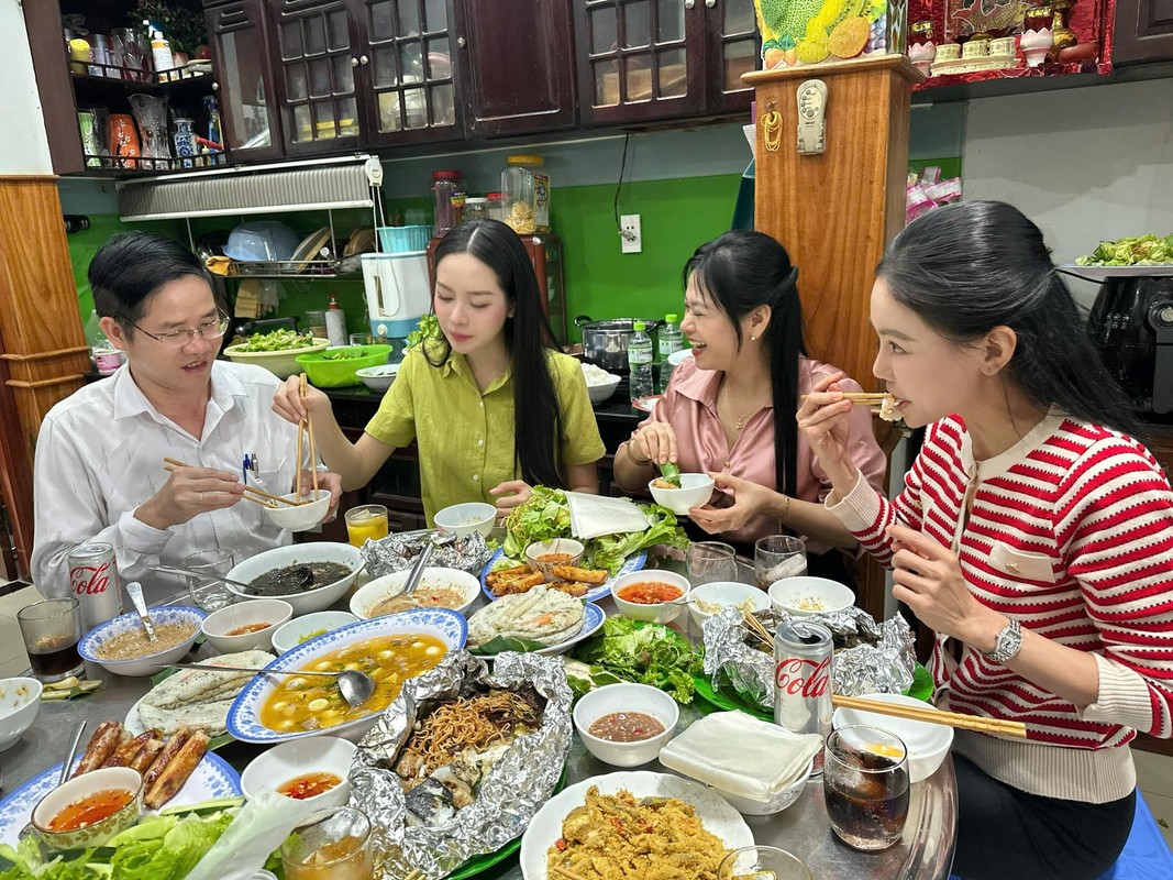 Thuy Tien do sac cung Thien An, vo Dang Khoi chup anh tao bao-Hinh-3