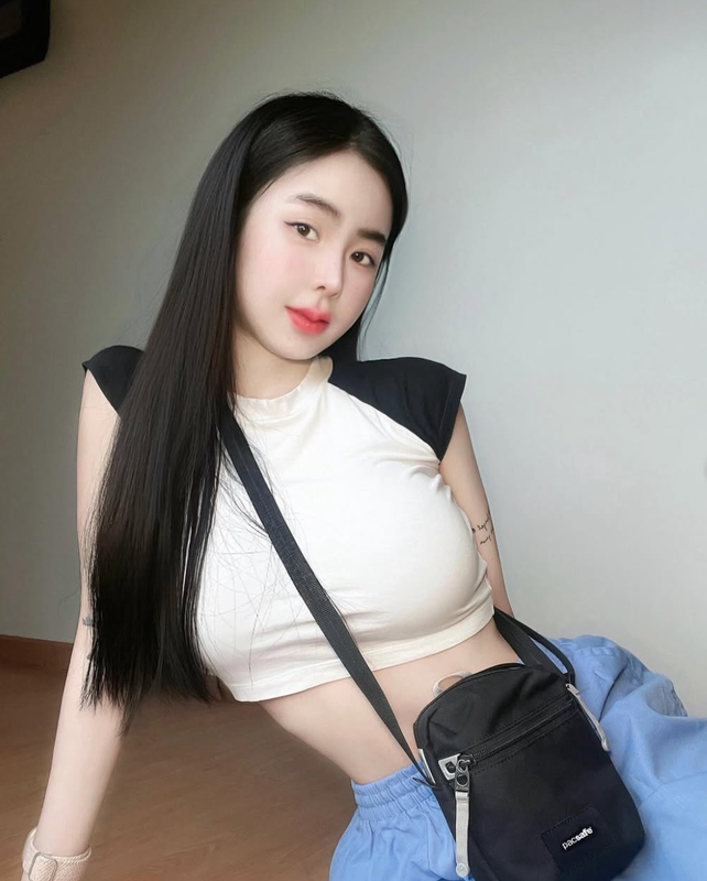 Hot girl xinh dep mac goi cam khi ra duong-Hinh-6