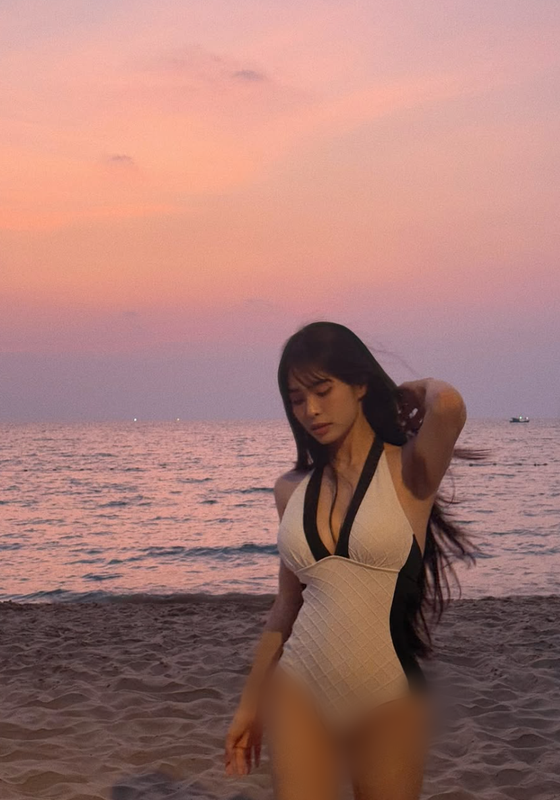 Ca nuong Kieu Anh cham dien bikini khoe hinh the gai hai con