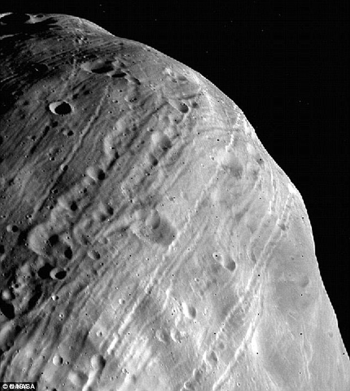 Sao Hoa dang xau xe hai Mat trang ve tinh Phobos va Deimos-Hinh-4