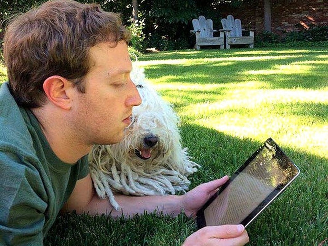 Ong chu Facebook Mark Zuckerberg de lo so thich ky la khien ai cung soc-Hinh-7