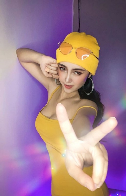Hotgirl Cuu Kiem 3D sexy cu livestream la anh em game thu 