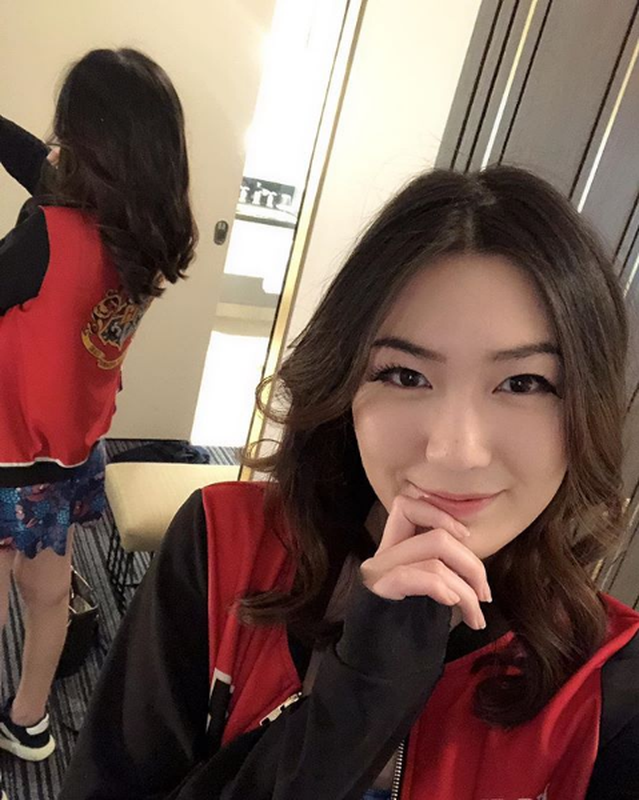 Nhung nu streamer eSports van nhieu fan du khong mac ho hang-Hinh-10