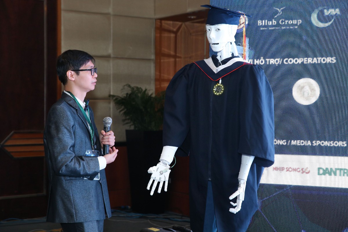 Robot AI “Make in Viet Nam”: Biet tuc gian, co trang bi vu khi tu ve-Hinh-5