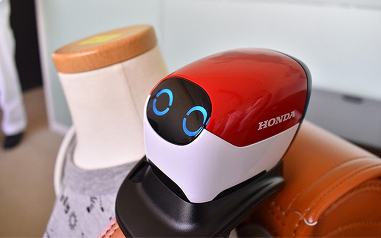 Honda che tao robot cong nghe cao dua tre den truong an toan