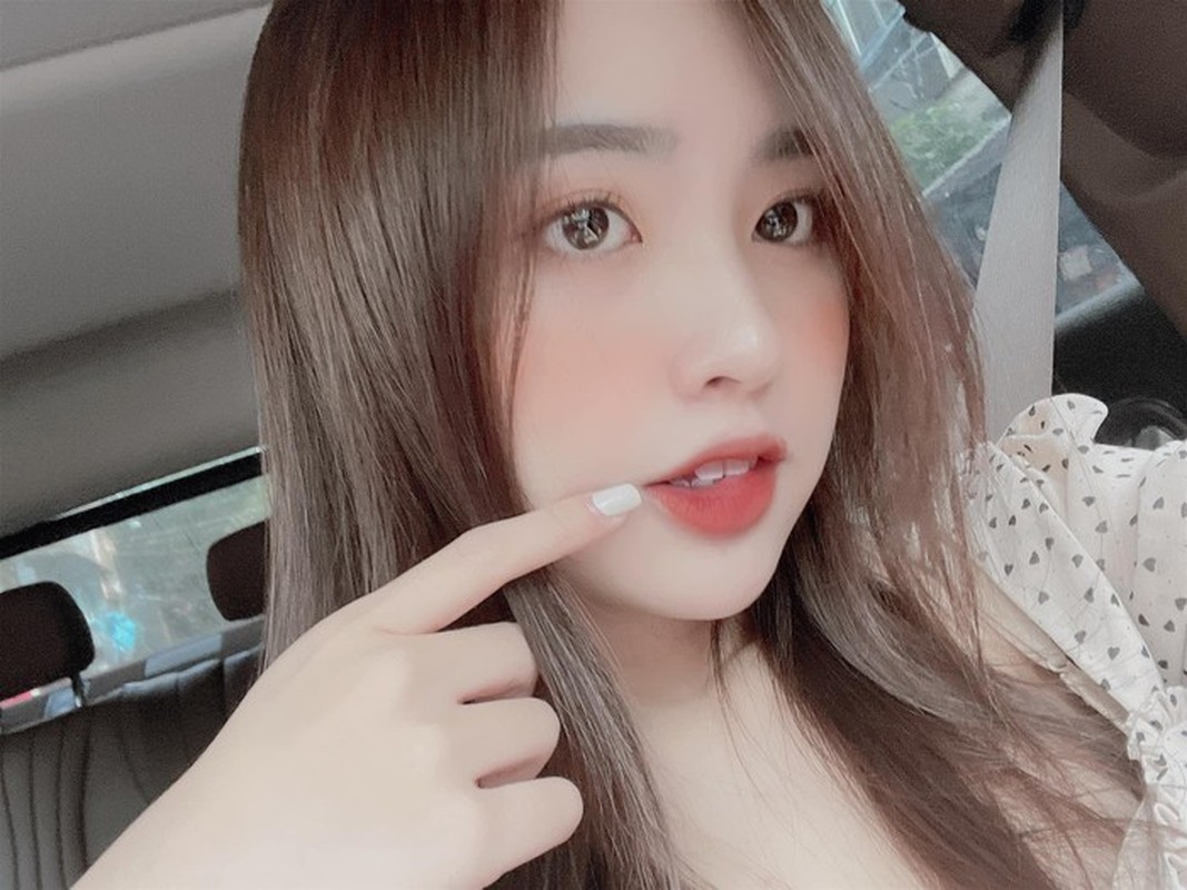 Ba nu streamer so huu ngoai hinh goi cam chiem tron moi anh nhin-Hinh-9