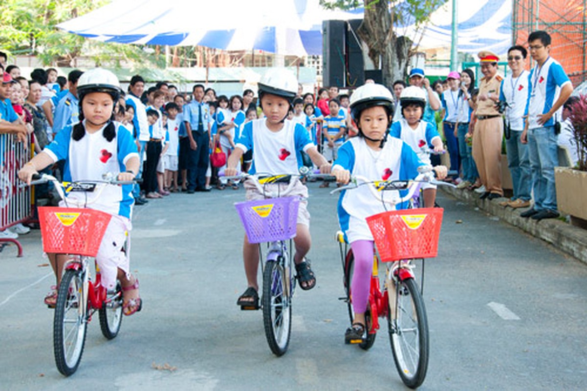 Ảnh be doi mu bao hiem dáng yeu nhu thien thàn-Hinh-12