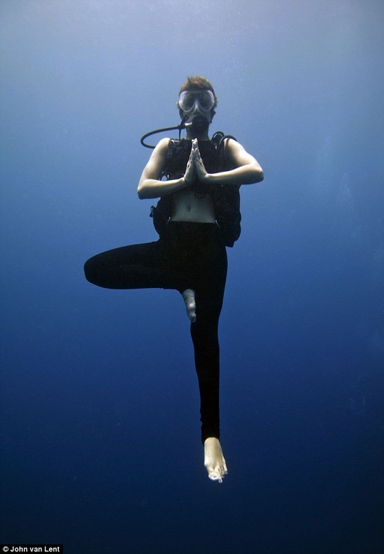 Doc dao lop hoc yoga duoi nuoc o Bali-Hinh-6