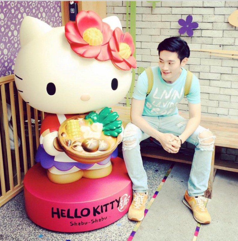 .Ngam nha hang lau Hello kitty moi mo cute nhat qua dat-Hinh-2