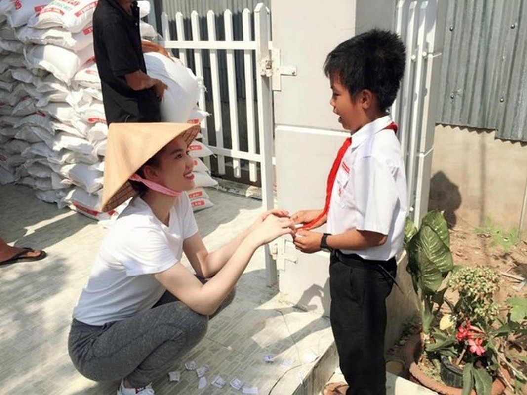 Nang may cung chao thua cach bao ve da ba dao cua Ngoc Trinh-Hinh-6