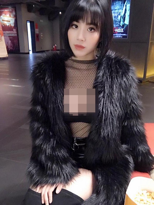 Nang nong rat mat, hotgirl “choi troi” dien ao khoac long khong noi y-Hinh-9