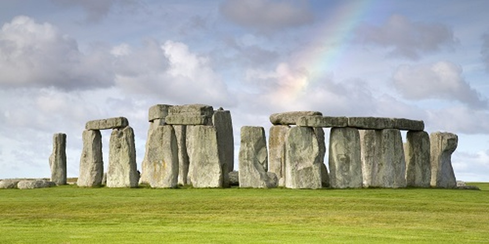 Khao sat Stonehenge, phat hien hang ngan 