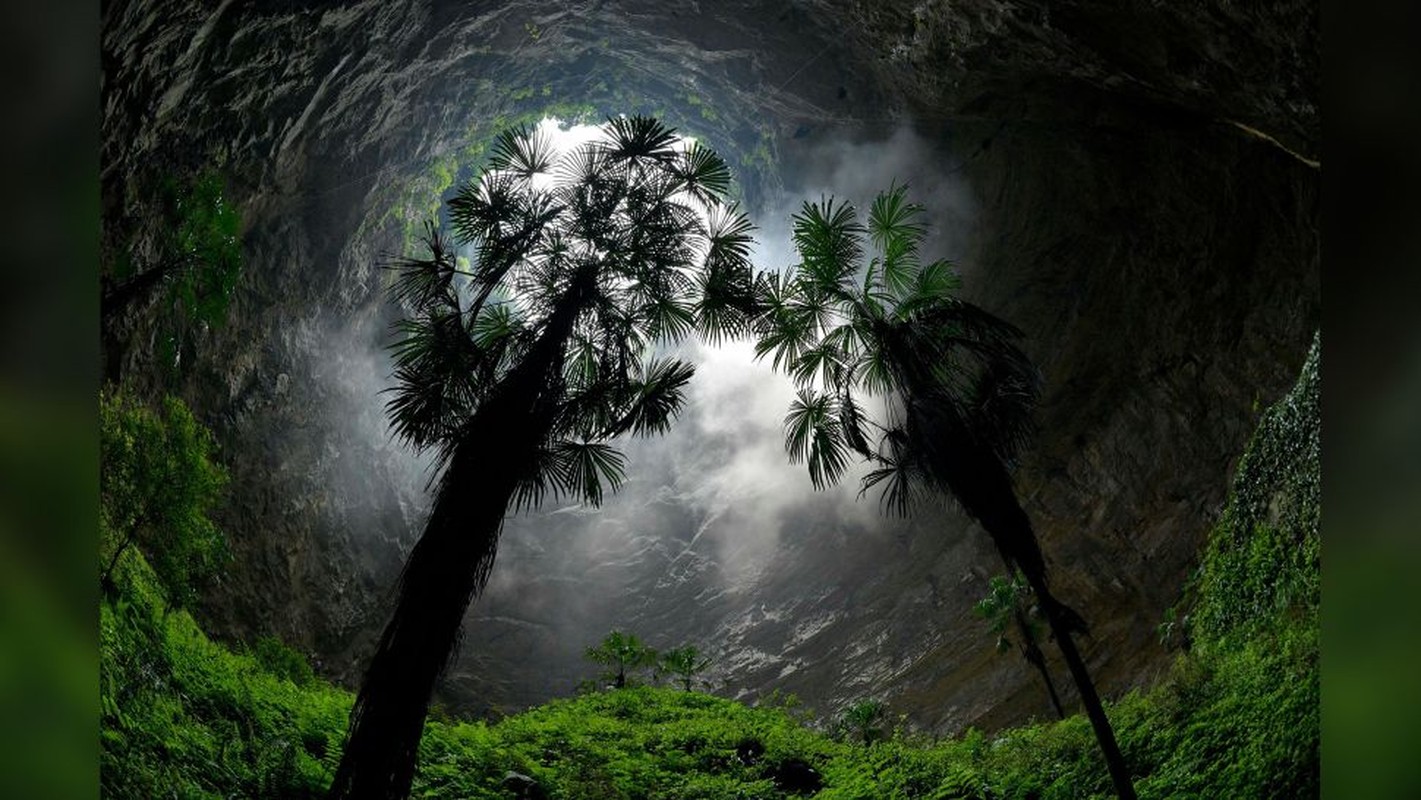 Phat hien ho sut khong lo o Trung Quoc: Ben trong chua ca 