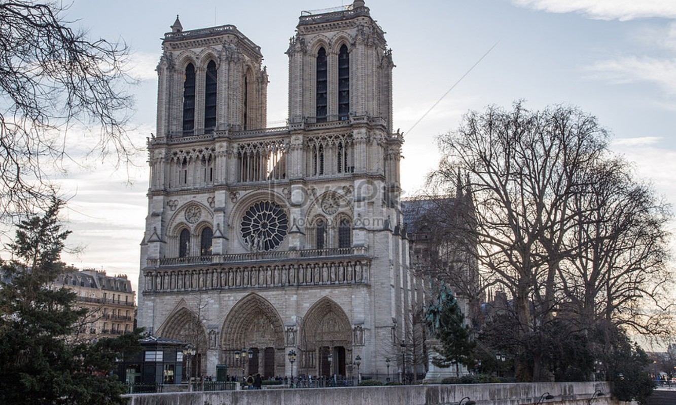 Bi mat chon giau tram nam ben trong nha tho Duc Ba Paris-Hinh-4