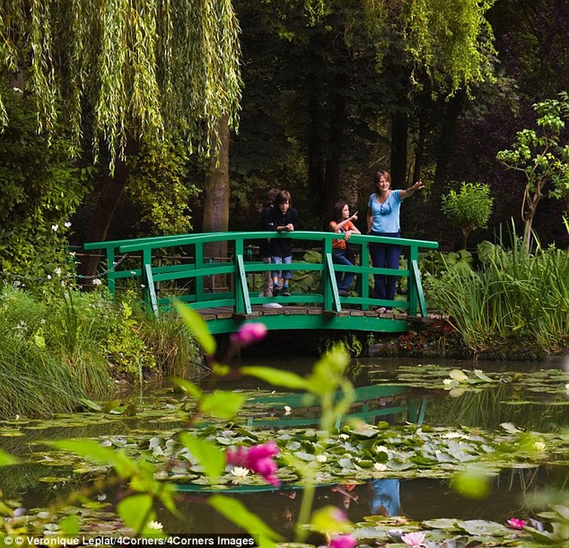 Tham biet thu trong buc tranh cua danh hoa noi tieng Monet-Hinh-3