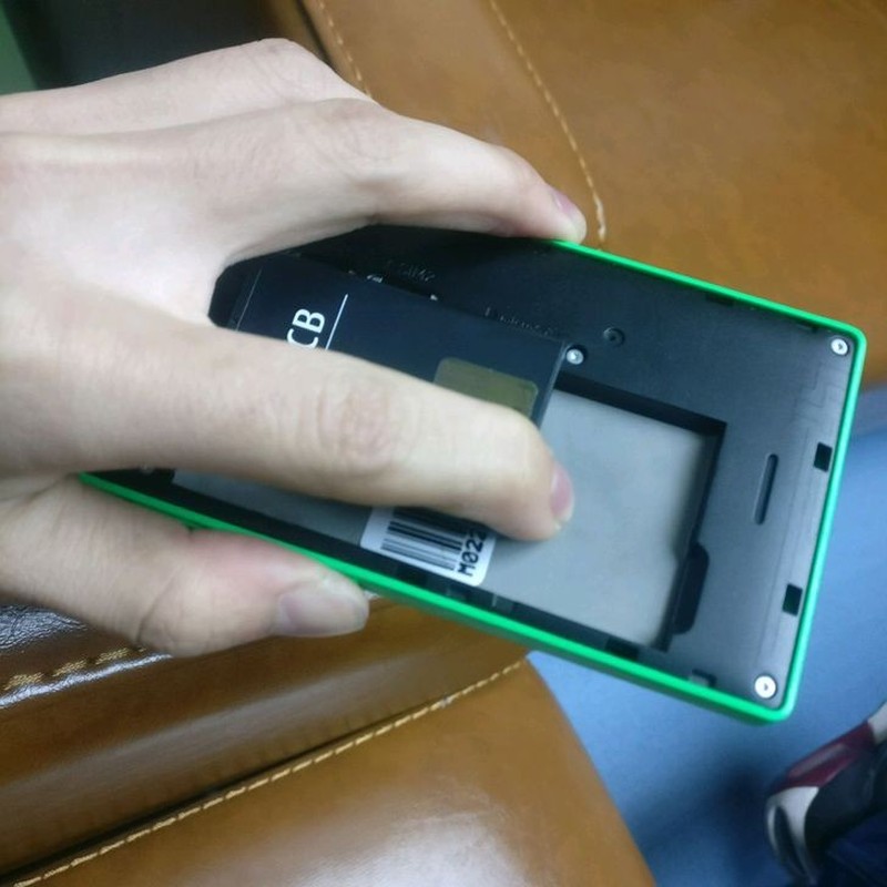 Xuat hien smartphone Nokia Lumia khong vien sieu la mat-Hinh-3
