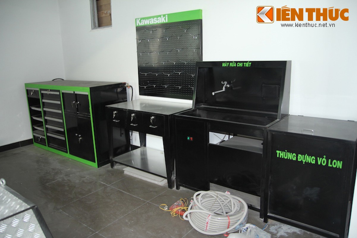 Dot nhap showroom Kawasaki chinh hang dau tien tai Viet Nam-Hinh-7