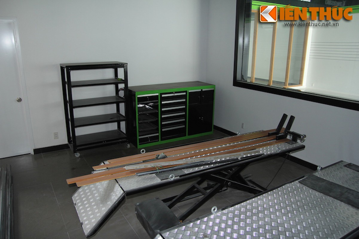 Dot nhap showroom Kawasaki chinh hang dau tien tai Viet Nam-Hinh-8