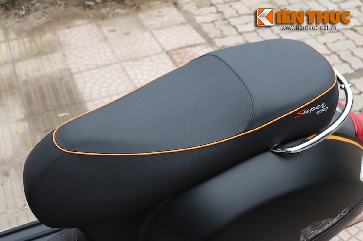 Nhin gan Vespa Super GTS 3V i.e. Matt Black “cuc chat“-Hinh-6