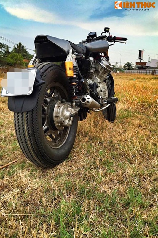 Tho Viet “lot xac” Honda GL400 doi 1982 len cafe 