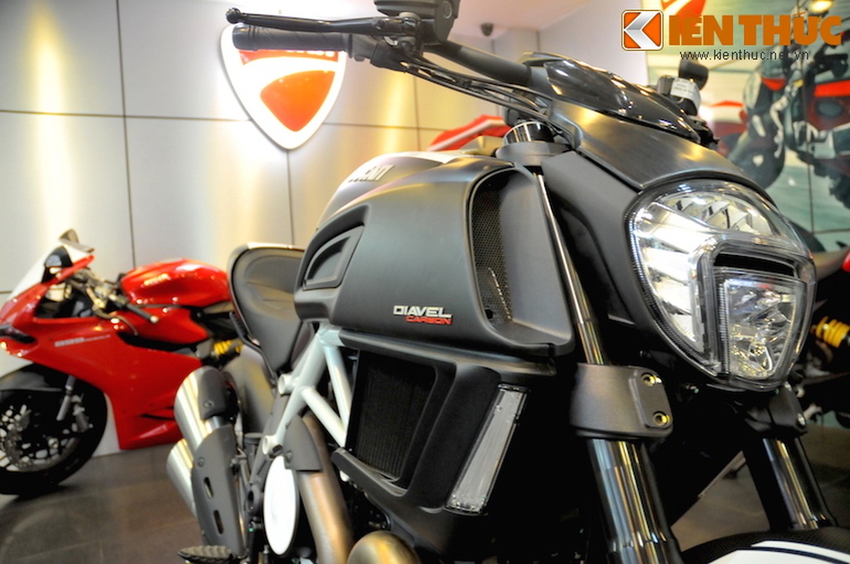 Can canh Ducati Diavel Carbon “trang khong ti vet” tai Ha Noi-Hinh-3