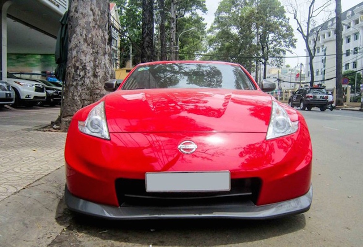 Ngam xe do Nissan 370Z ruc ro trong nang Sai Gon-Hinh-2