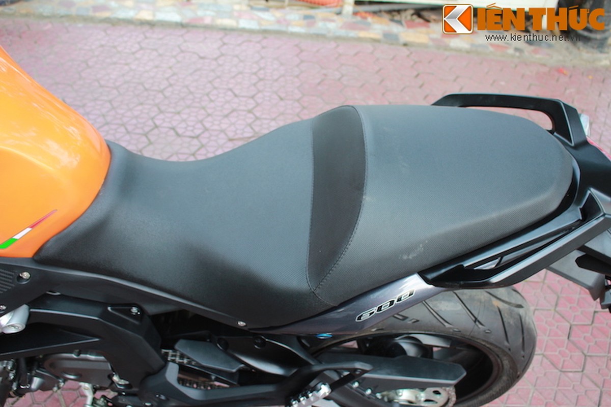 Moto Pkl Benelli TNT 600 GT dau tien tai Ha Noi-Hinh-11