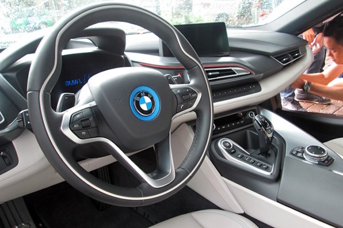 Can canh xe sang BMW i8 “bien trang” dau tien tai Viet Nam-Hinh-10