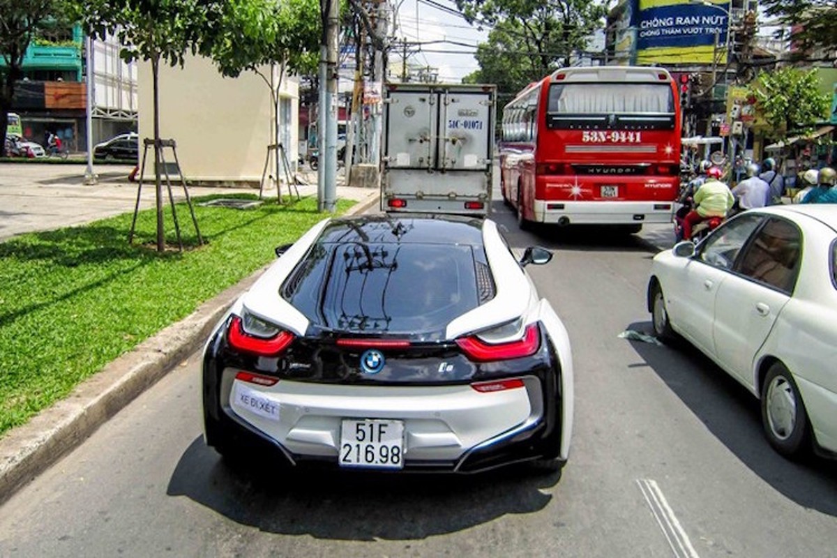 Can canh xe sang BMW i8 “bien trang” dau tien tai Viet Nam-Hinh-13