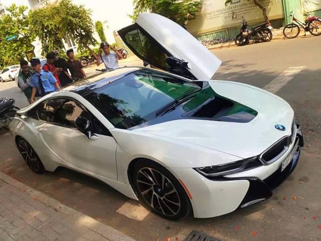 Can canh xe sang BMW i8 “bien trang” dau tien tai Viet Nam-Hinh-4