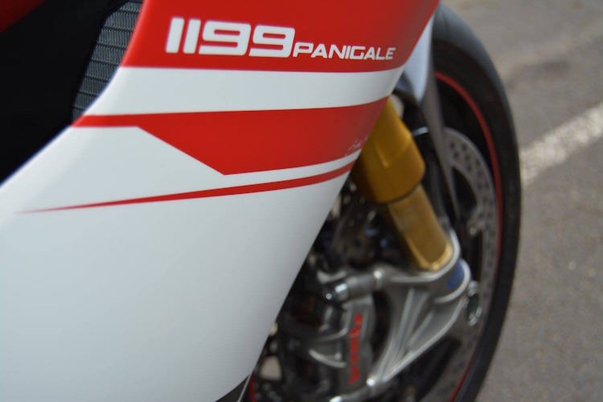 Soi “hang doc” Ducati 1199 Panigale S phong cach MotoGP-Hinh-7