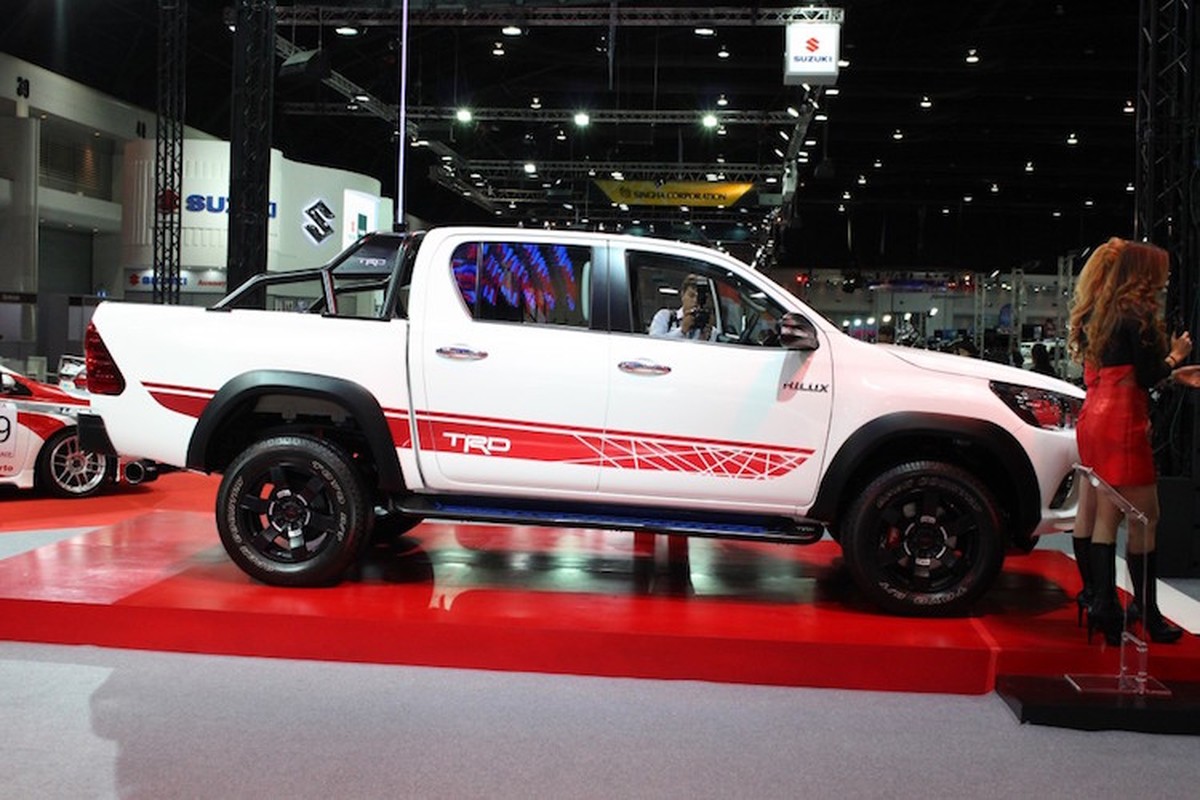 Toyota Hilux phien ban offroad TRD moi co gi 