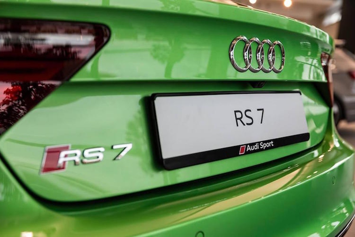 Audi RS7 Sportback khoe dang voi mau son 