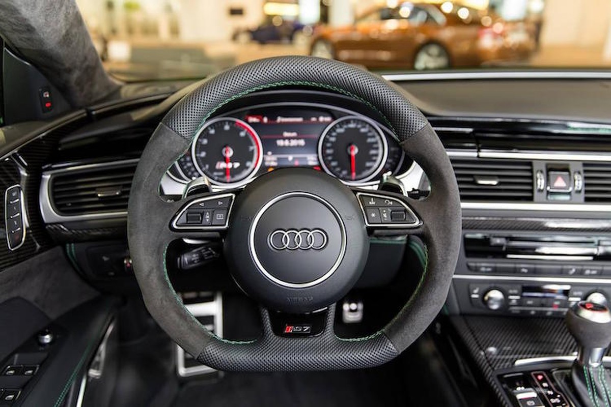 Audi RS7 Sportback khoe dang voi mau son 