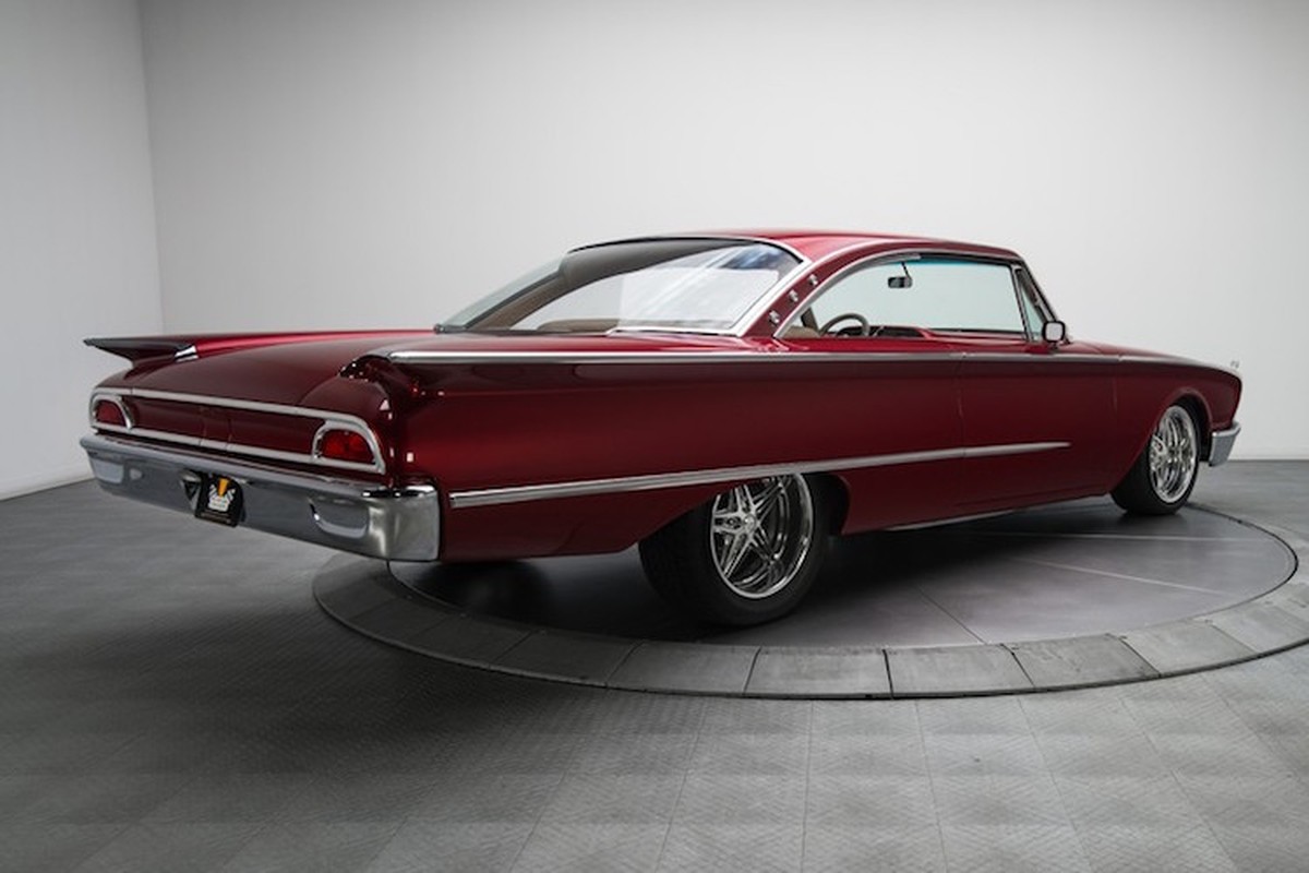 Xe co Ford Galaxie Starliner 1960 