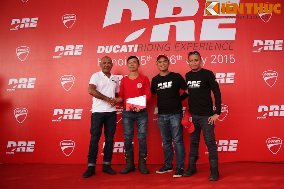 Luyen tap ky nang gi tai Ducati Riding Experience 2015?-Hinh-18