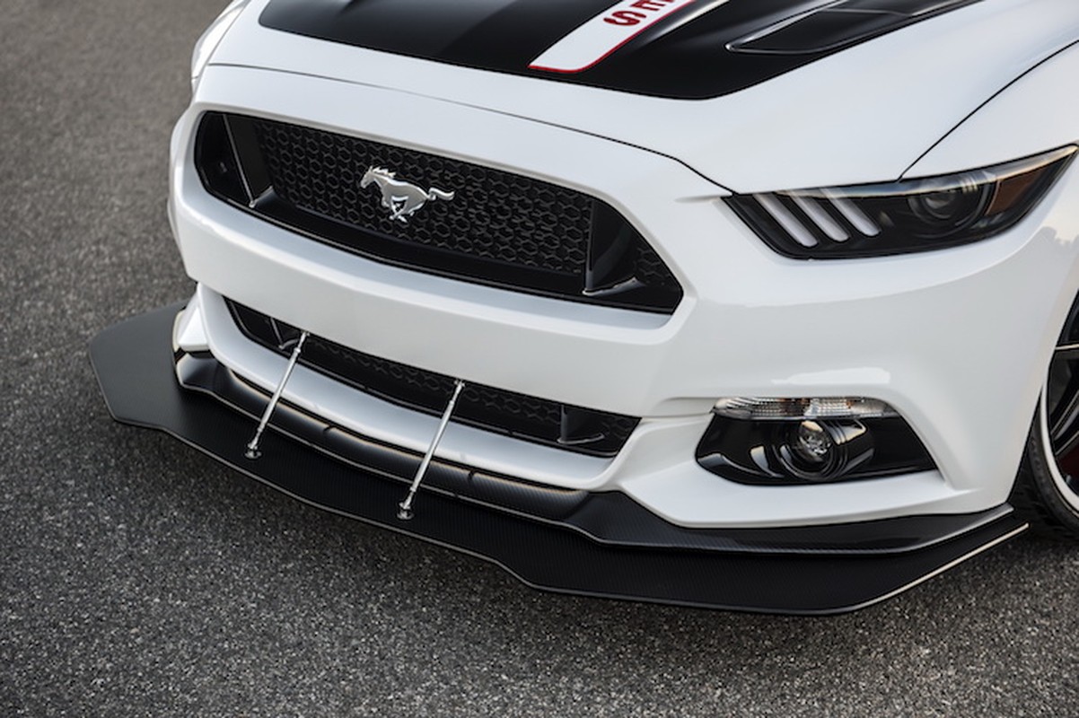 Doc ban do dac biet Ford Mustang 