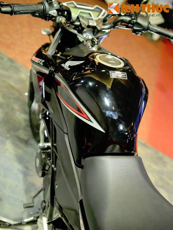 Honda CB150R Streetfire: Doi thu moi cua Yamaha FZ150i-Hinh-6