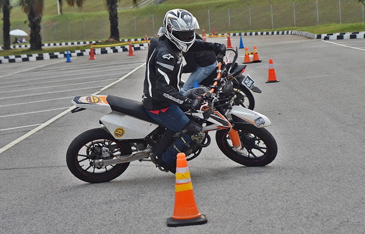 Nguoi Viet “dai thang” tai giai Gymkhana tren dat Malaysia-Hinh-8