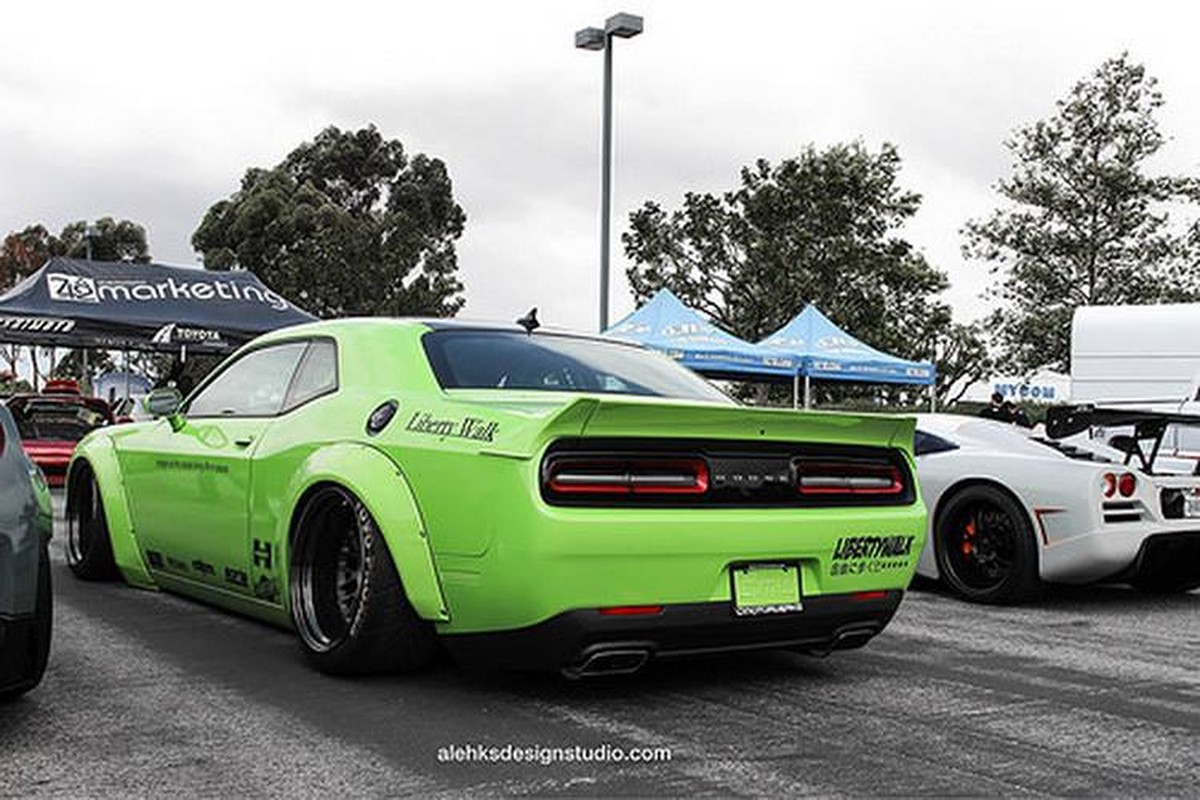 Ngam “xe co bap” My Dodge Challenger tren tay tho do Nhat-Hinh-3