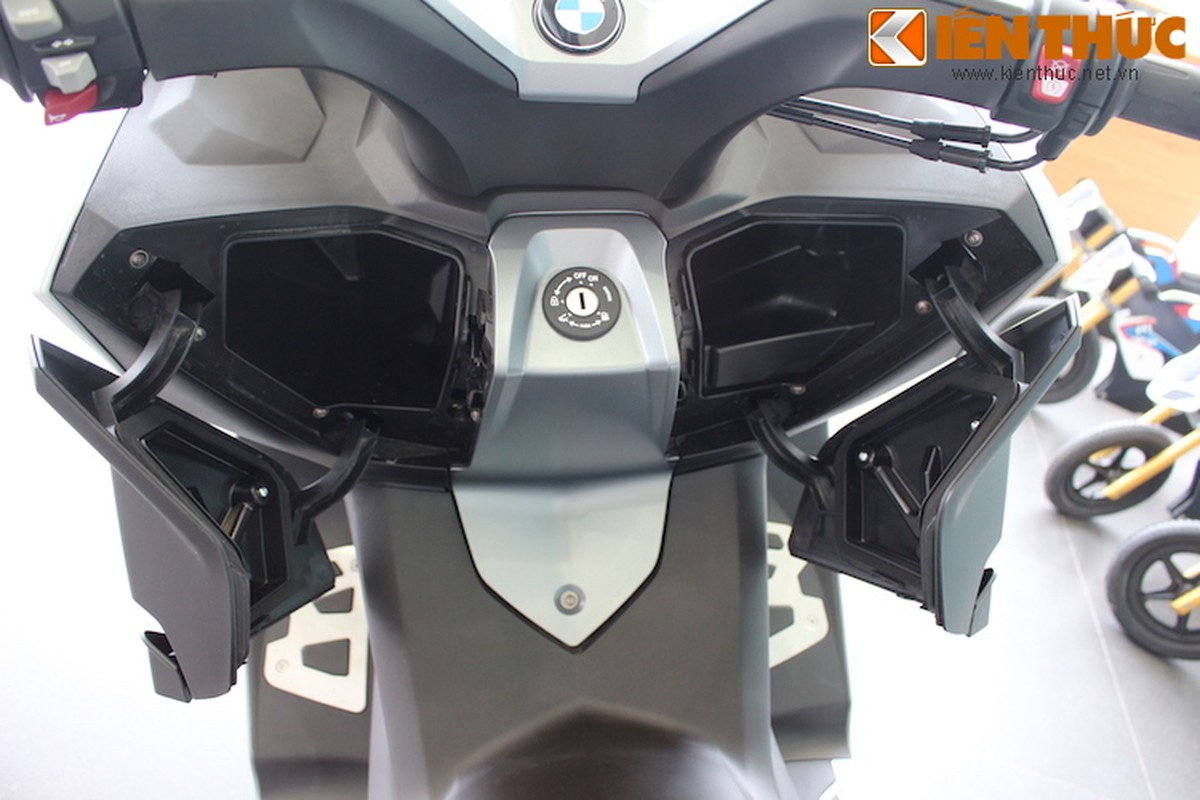 Soi sieu xe tay ga the thao BMW C600 Sport tai Ha Noi-Hinh-7