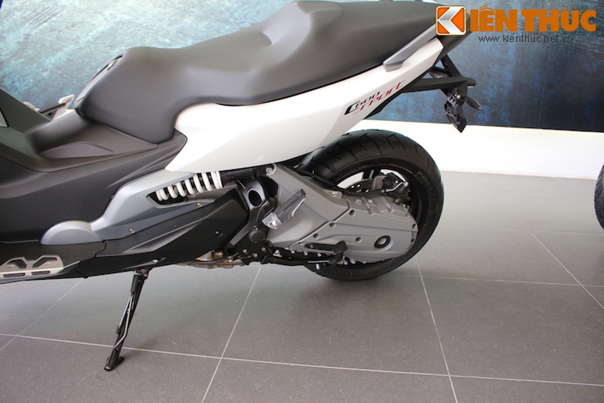 Soi sieu xe tay ga the thao BMW C600 Sport tai Ha Noi-Hinh-9